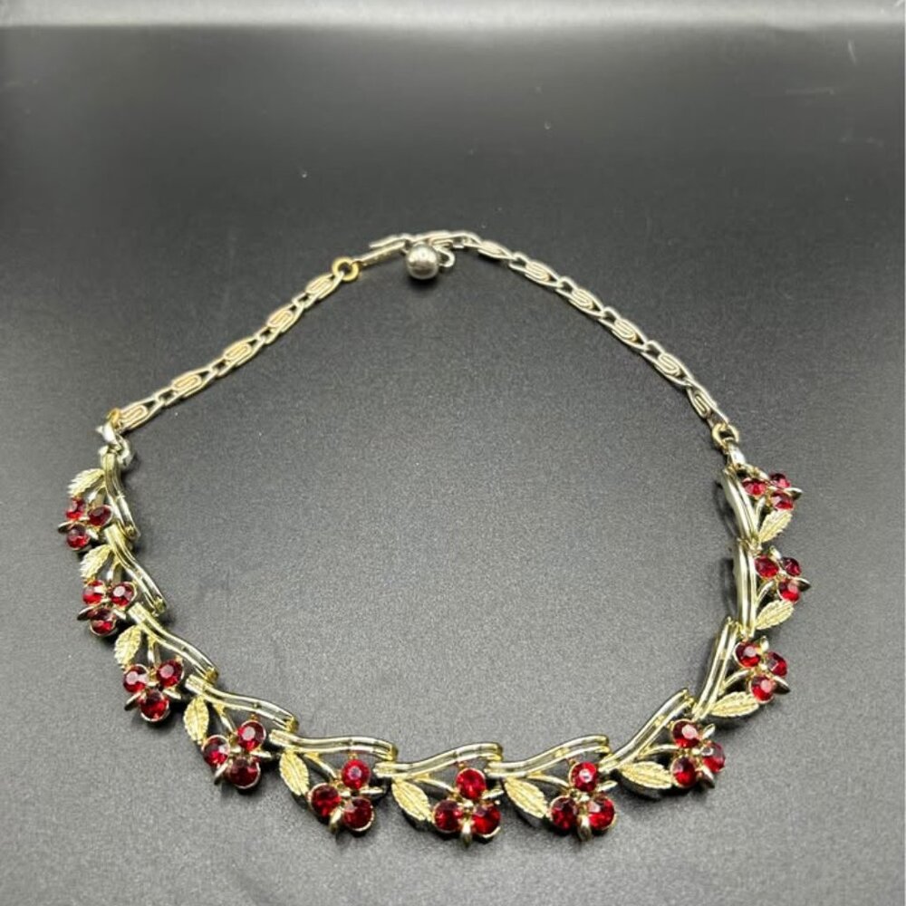 Vintage Lisner Gold tone Leaf Necklace with Red Round Stones